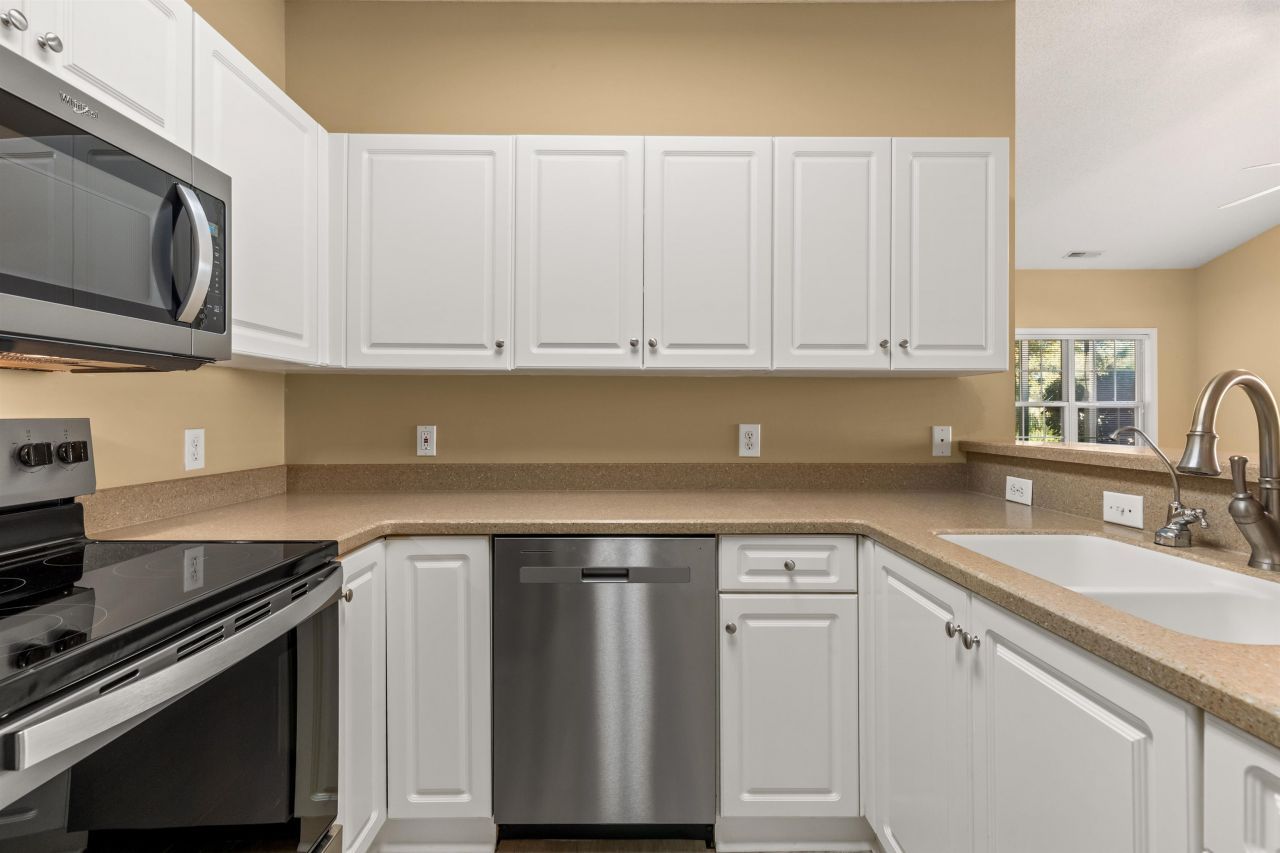 4509 Lightkeepers Way Photo 16