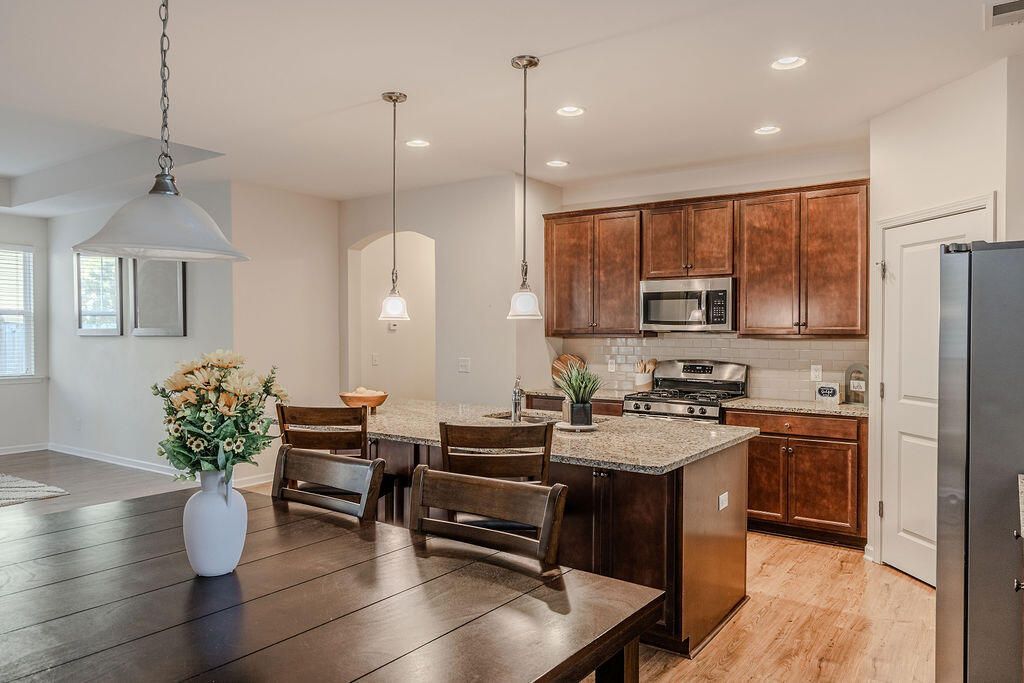 543 Man O War Lane Photo 11