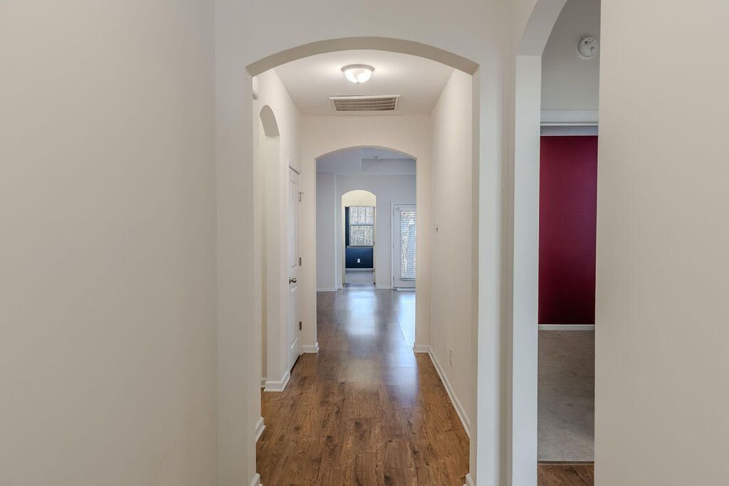 543 Man O War Lane Photo 3