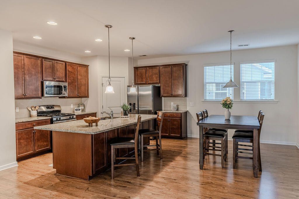 543 Man O War Lane Photo 8