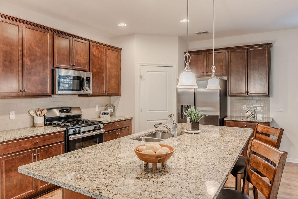 543 Man O War Lane Photo 9