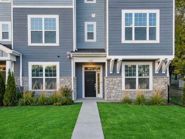 128 E Main Street, Cary, IL 60013