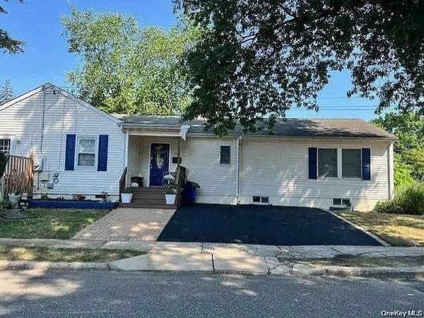 301 Laurel Road, Northport, NY 11768