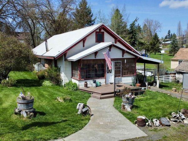 412 Walnut St, Nezperce, ID 83543