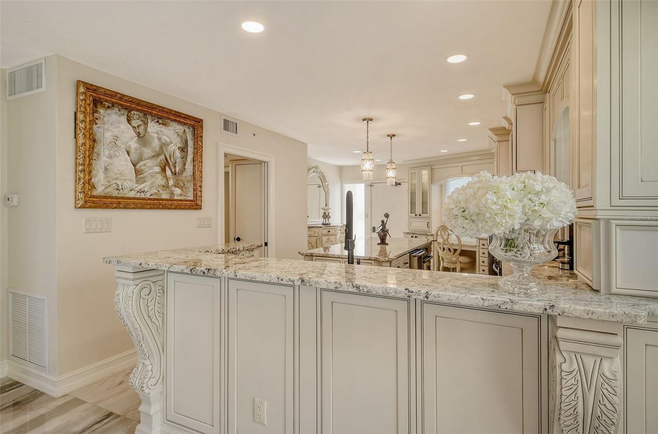 5740 Midnight Pass Road, Unit 307, Sarasota, FL 34242 Photo