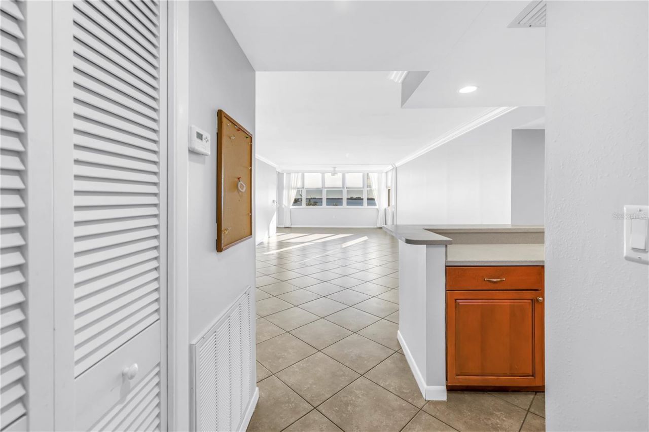 5108 Brittany Drive S, Unit 405, Saint Petersburg, FL 33715 Photo