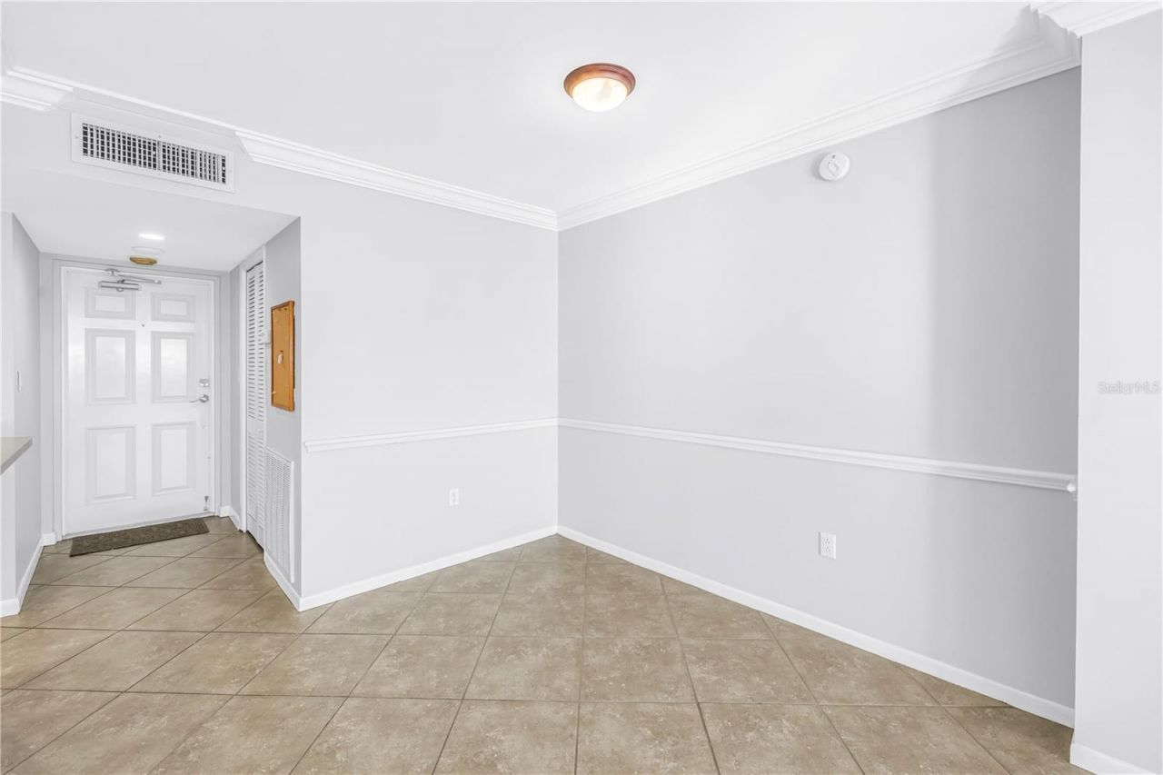 5108 Brittany Drive S, Unit 405, Saint Petersburg, FL 33715 Photo