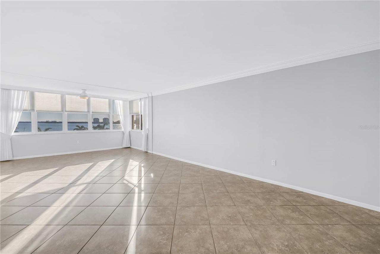 5108 Brittany Drive S, Unit 405, Saint Petersburg, FL 33715 Photo