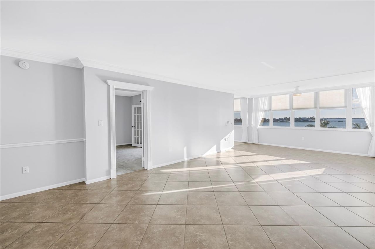 5108 Brittany Drive S, Unit 405, Saint Petersburg, FL 33715 Photo