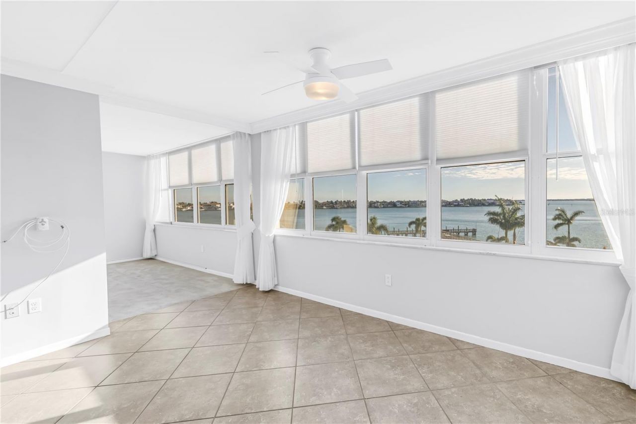 5108 Brittany Drive S, Unit 405, Saint Petersburg, FL 33715 Photo