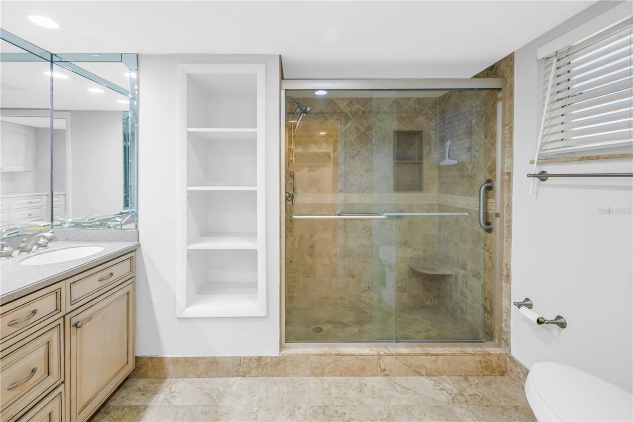 5108 Brittany Drive S, Unit 405, Saint Petersburg, FL 33715 Photo