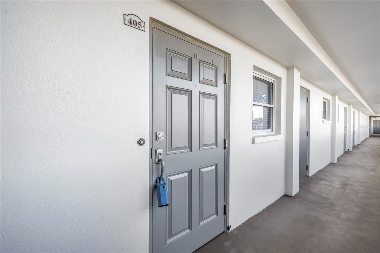 5108 Brittany Drive S, Unit 405, Saint Petersburg, FL 33715 Photo