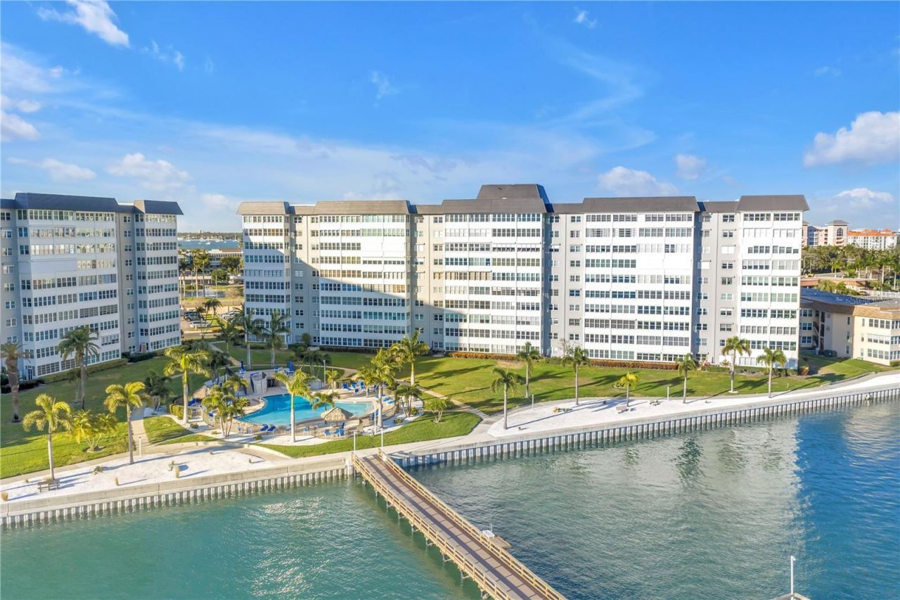 5108 Brittany Drive S, Unit 405, Saint Petersburg, FL 33715 Photo