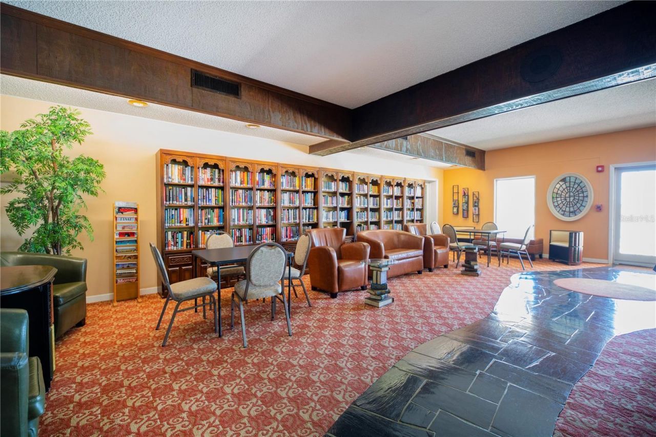 5108 Brittany Drive S, Unit 405, Saint Petersburg, FL 33715 Photo