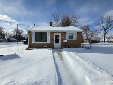 3131 Parkwood Avenue, Saginaw, MI 48601