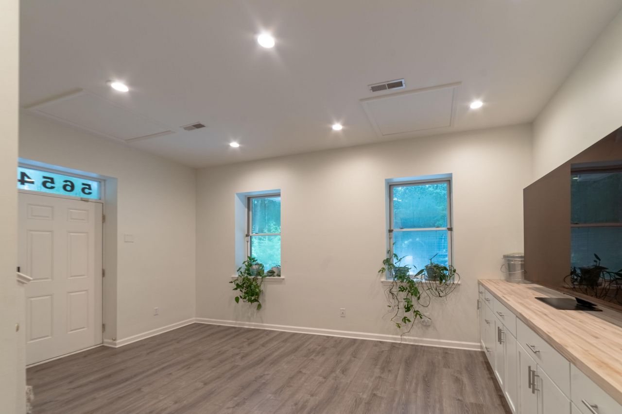 5654 Middle Creek Road Photo 15