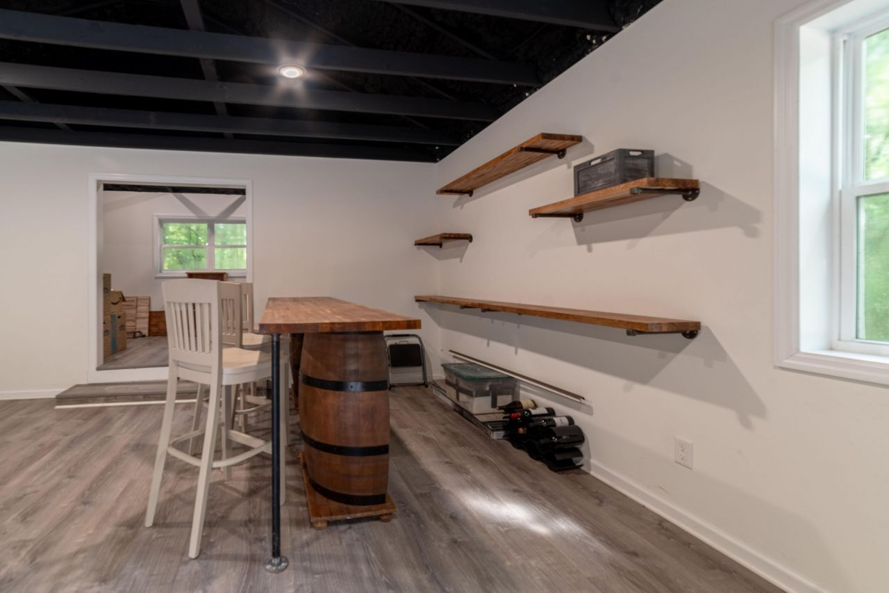 5654 Middle Creek Road Photo 17