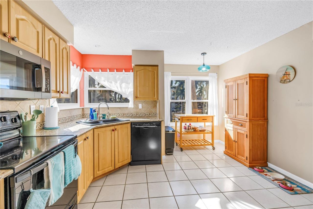 6080 Bahia Del Mar Circle, Unit 212, Saint Petersburg, FL 33715 Photo