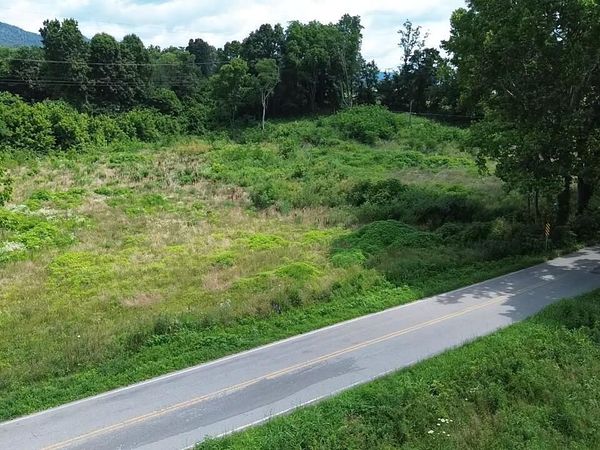 Old Highway 63, Speedwell, TN 37870