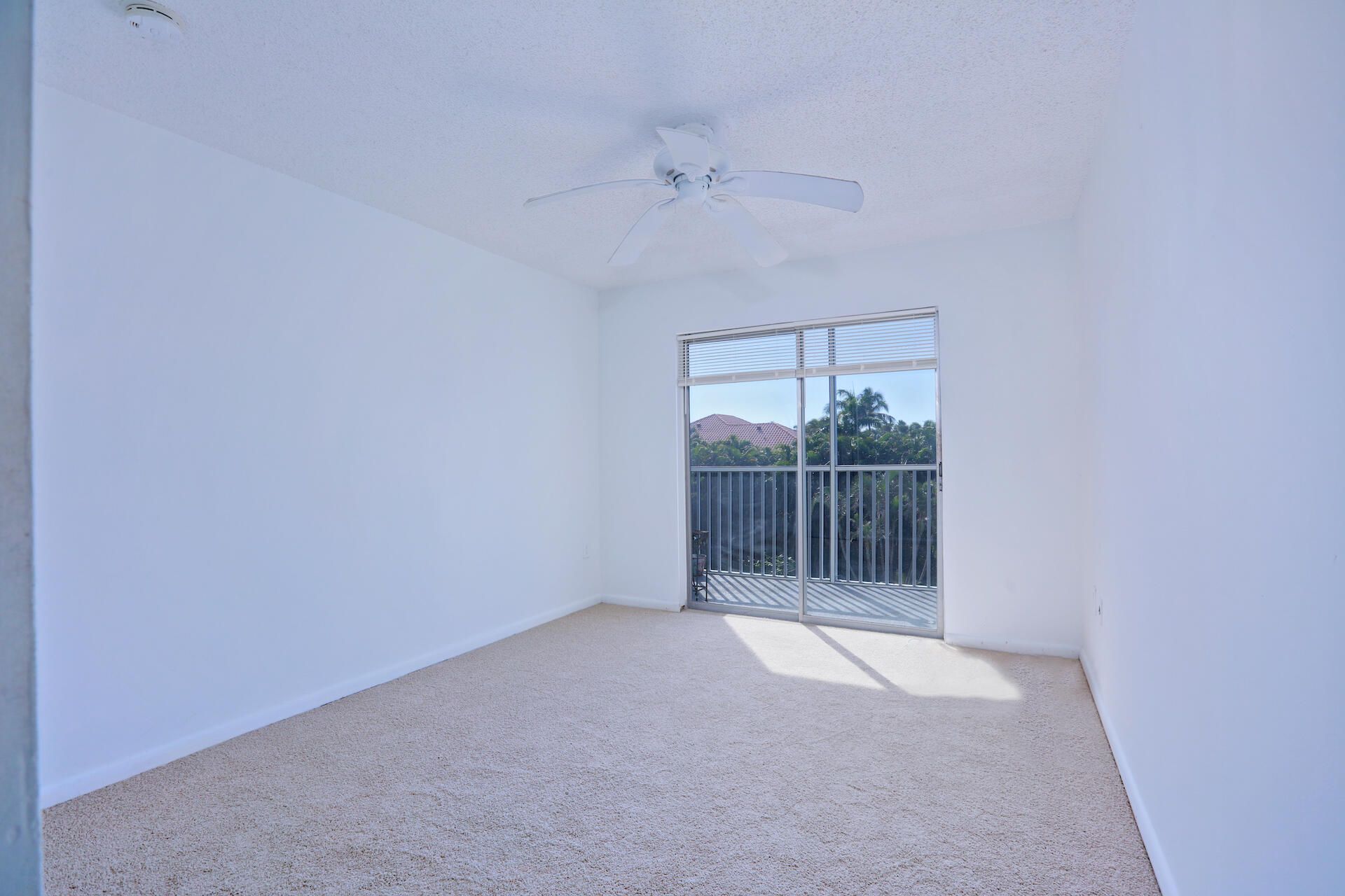 1516 S Lakeside Drive, Unit 318, Lake Worth Beach, FL 33460 Photo