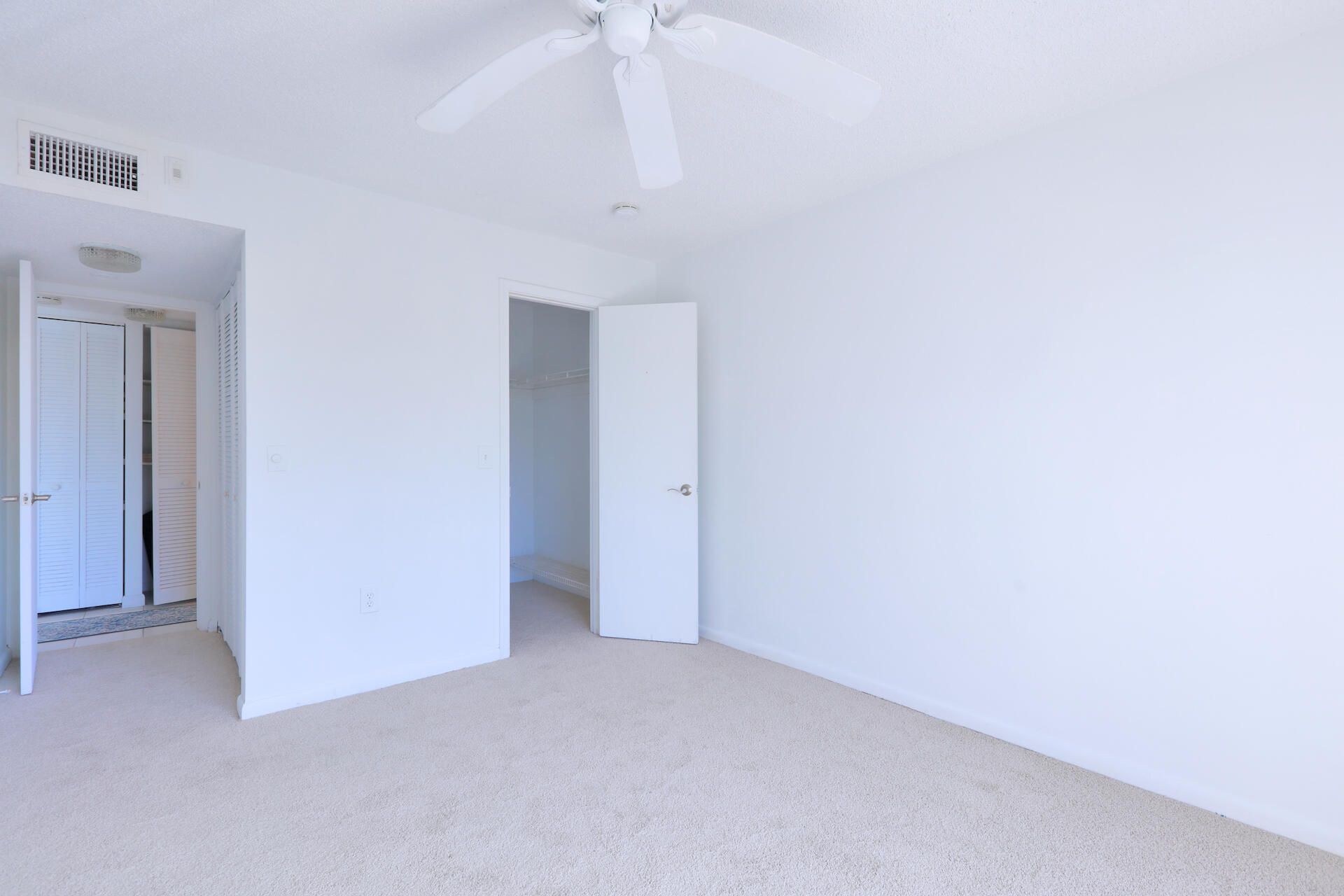 1516 S Lakeside Drive, Unit 318, Lake Worth Beach, FL 33460 Photo