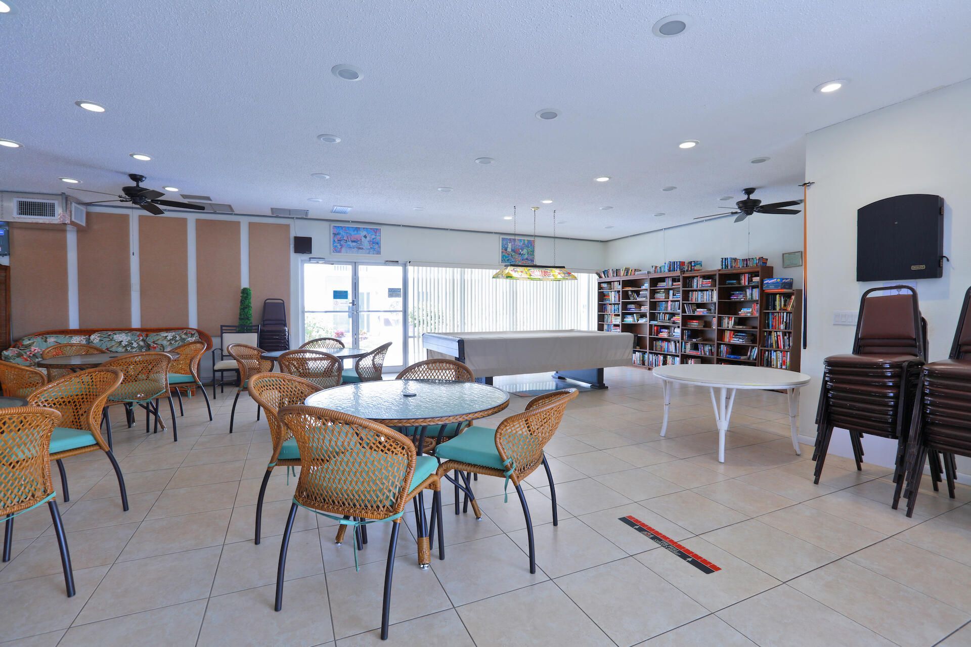 1516 S Lakeside Drive, Unit 318, Lake Worth Beach, FL 33460 Photo