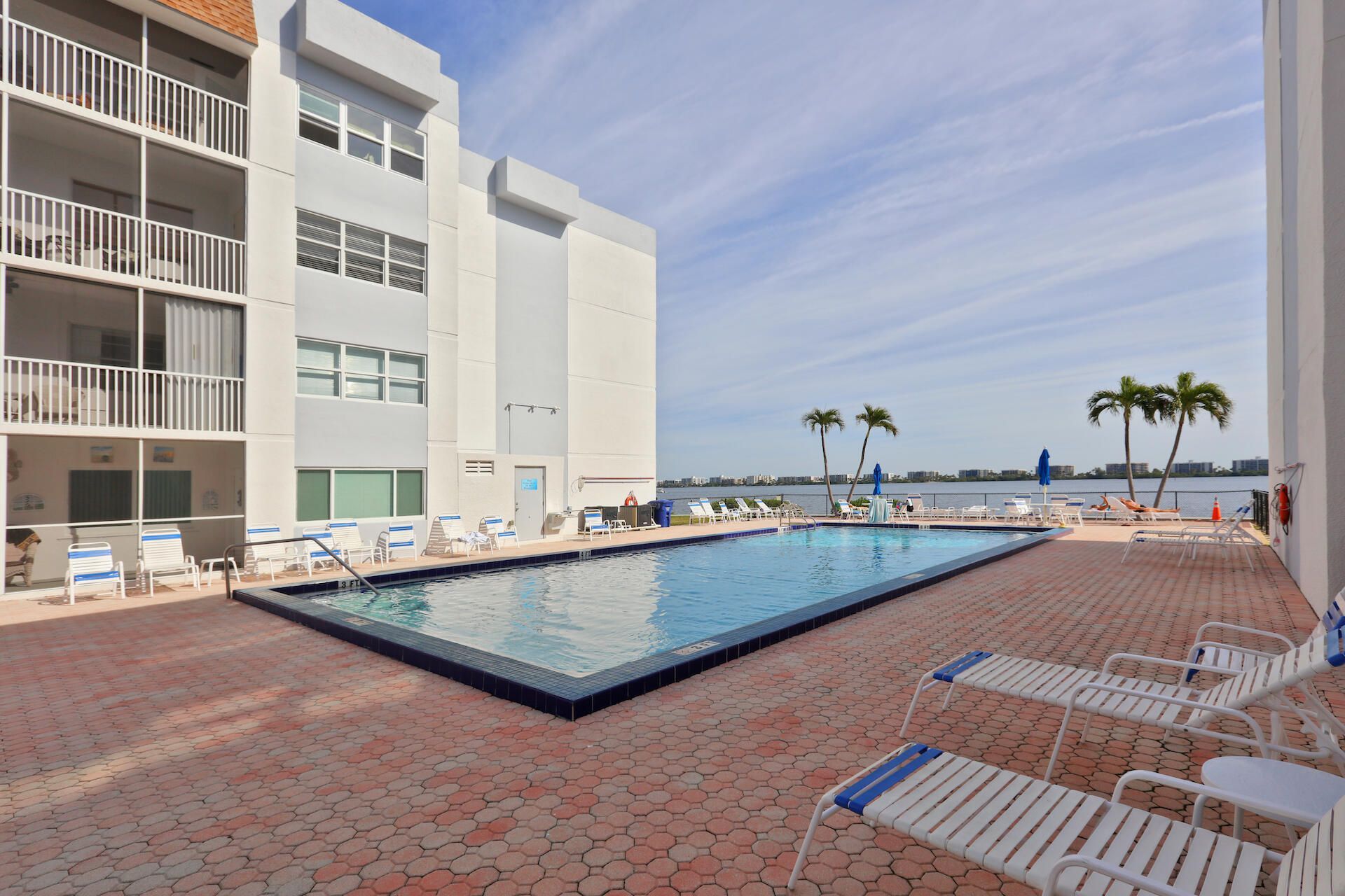 1516 S Lakeside Drive, Unit 318, Lake Worth Beach, FL 33460 Photo
