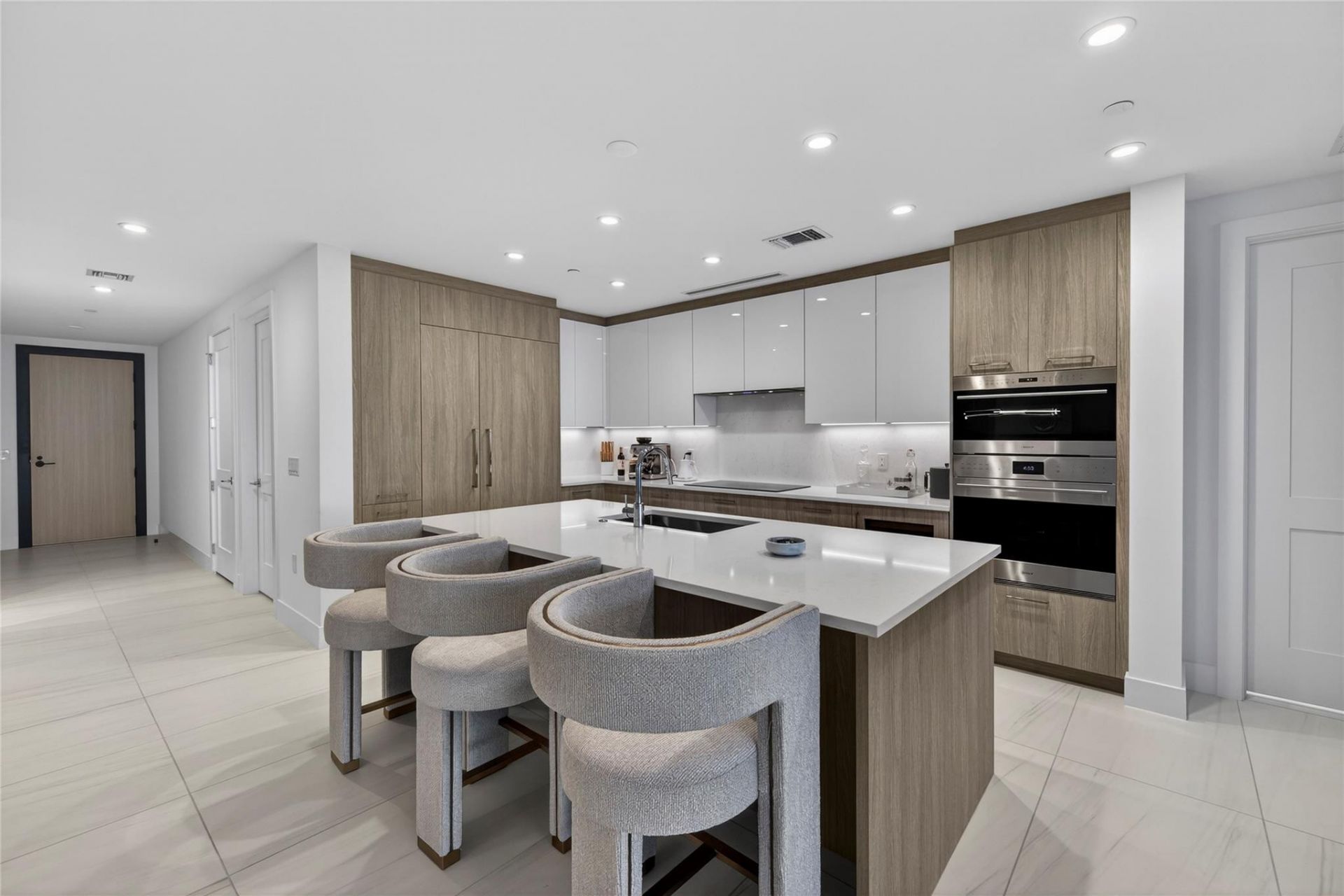 153 N Seabreeze, Unit 1901-S, Fort Lauderdale, FL 33304 Photo