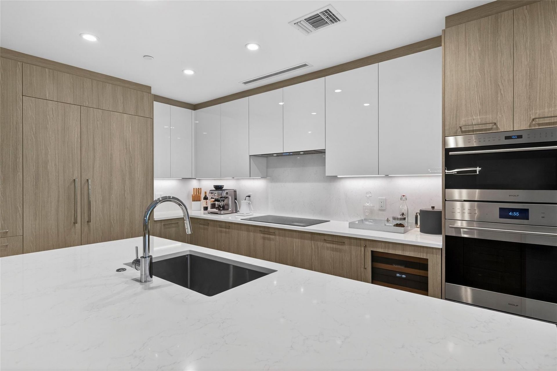 153 N Seabreeze, Unit 1901-S, Fort Lauderdale, FL 33304 Photo