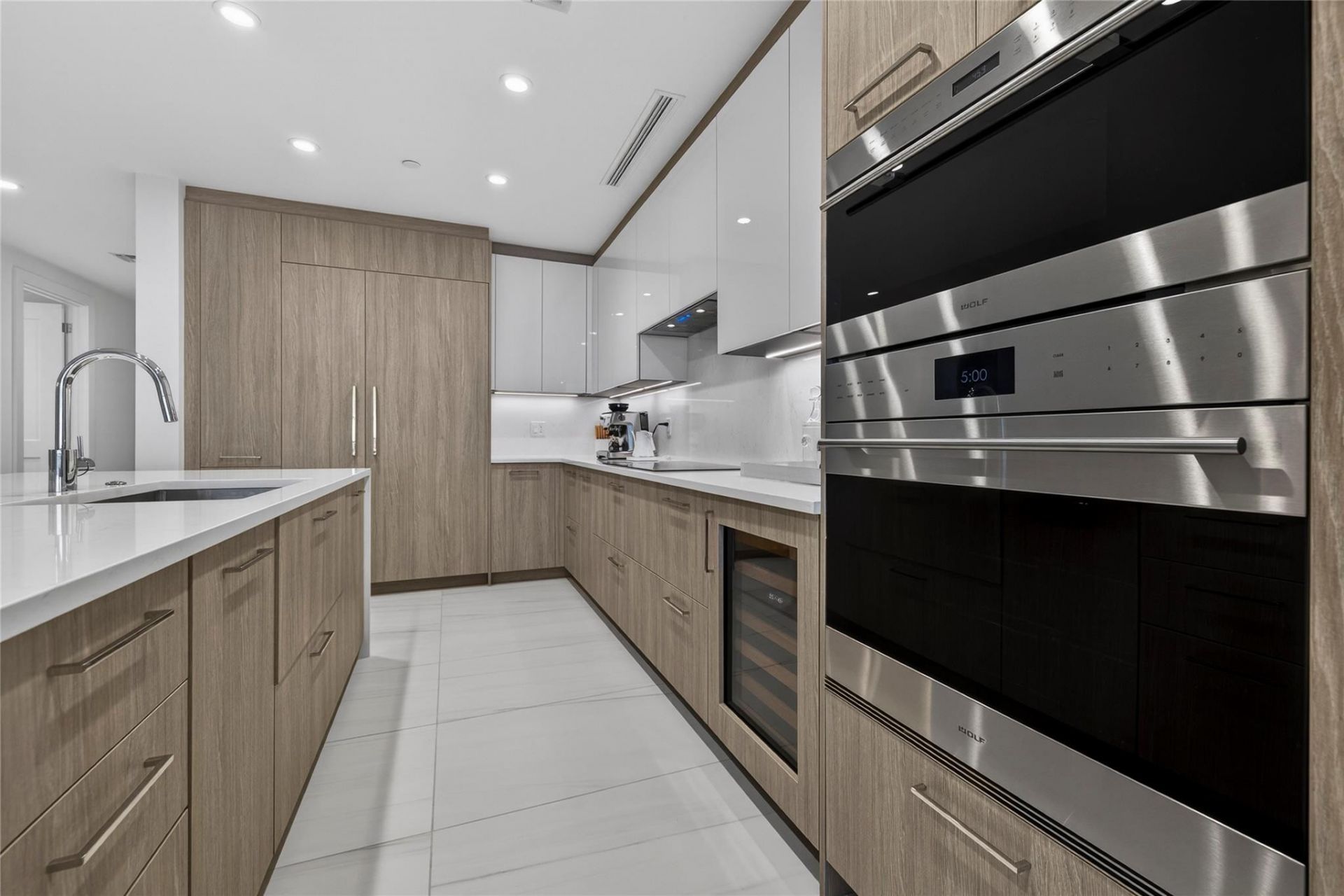 153 N Seabreeze, Unit 1901-S, Fort Lauderdale, FL 33304 Photo