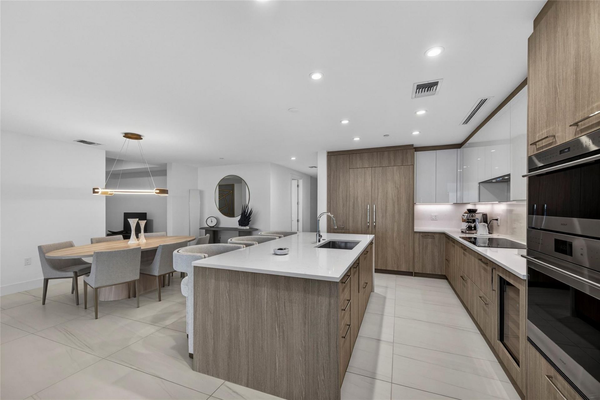 153 N Seabreeze, Unit 1901-S, Fort Lauderdale, FL 33304 Photo