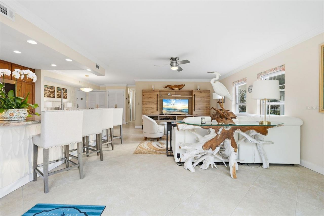 800 Benjamin Franklin Drive, Unit 110, Sarasota, FL 34236 Photo