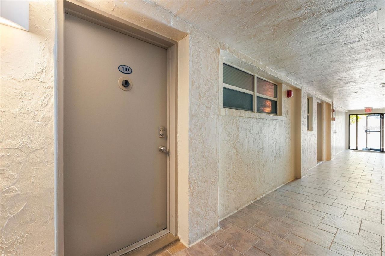 800 Benjamin Franklin Drive, Unit 110, Sarasota, FL 34236 Photo