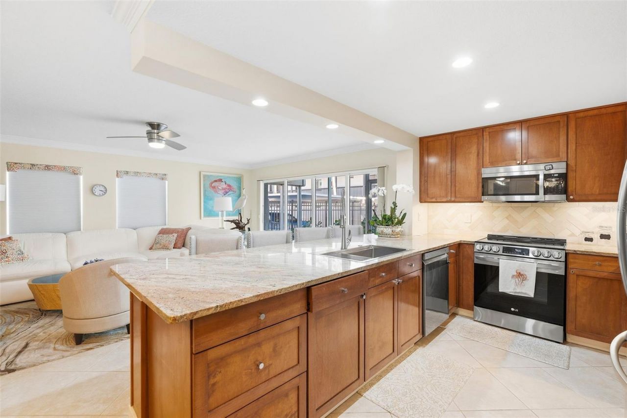 800 Benjamin Franklin Drive, Unit 110, Sarasota, FL 34236 Photo