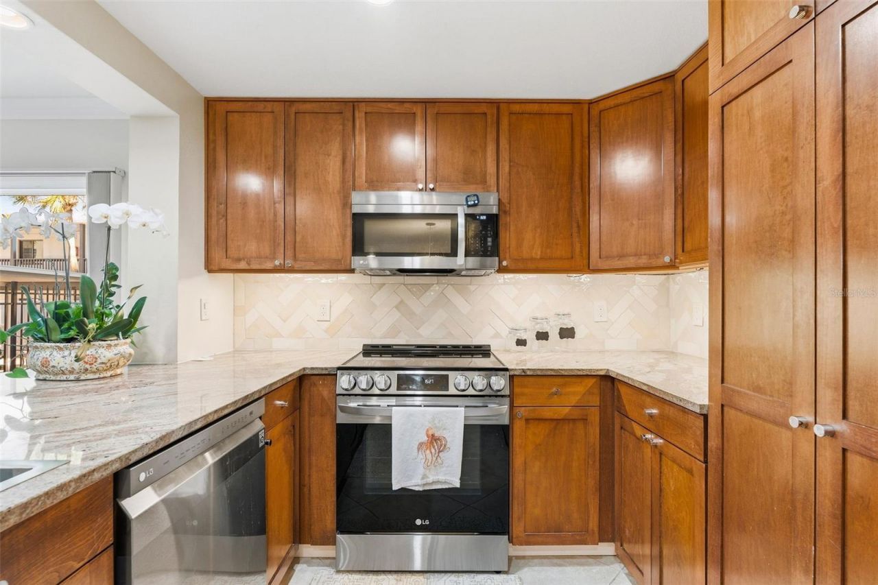 800 Benjamin Franklin Drive, Unit 110, Sarasota, FL 34236 Photo