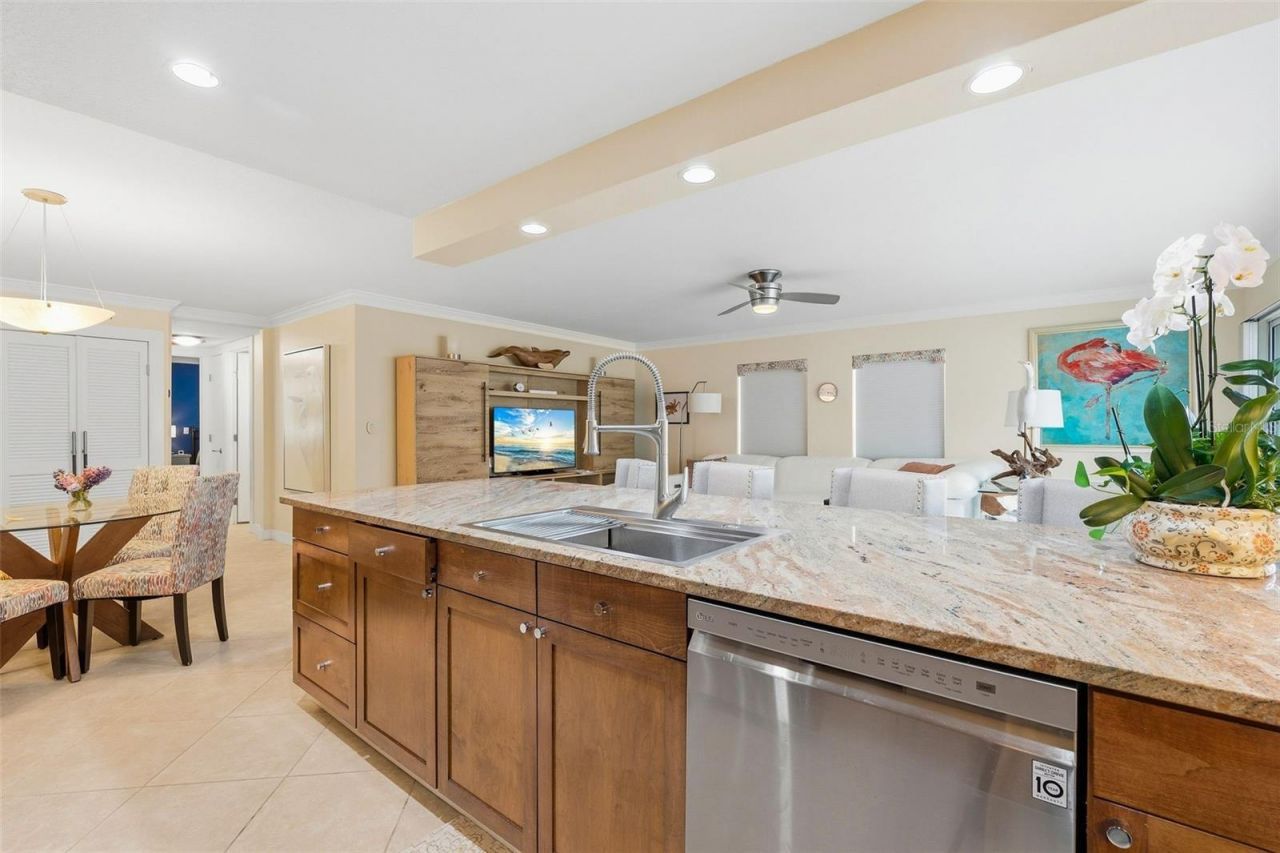 800 Benjamin Franklin Drive, Unit 110, Sarasota, FL 34236 Photo