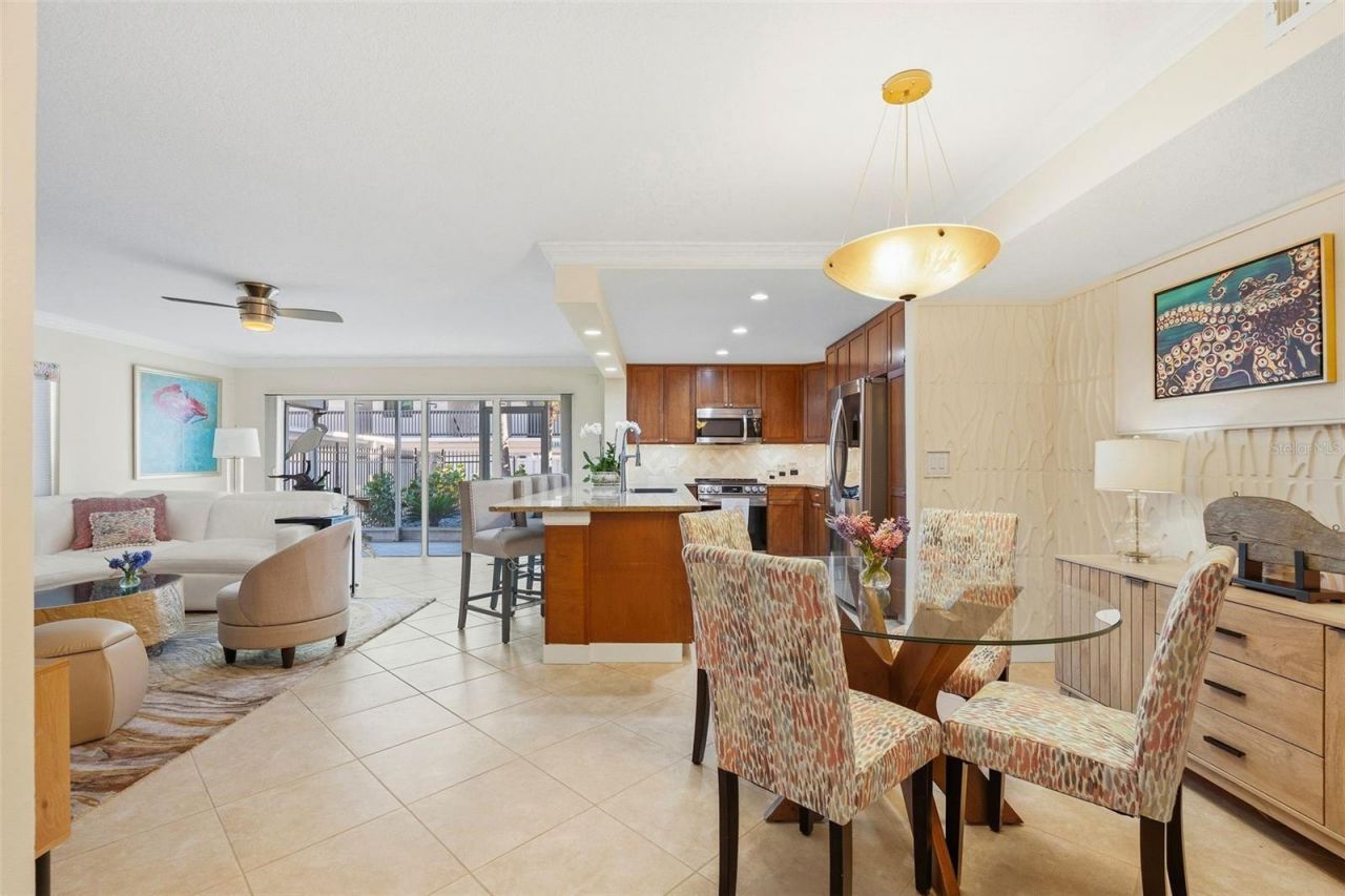 800 Benjamin Franklin Drive, Unit 110, Sarasota, FL 34236 Photo