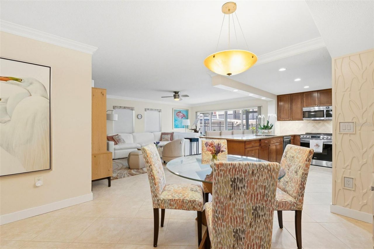 800 Benjamin Franklin Drive, Unit 110, Sarasota, FL 34236 Photo