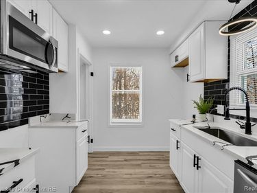 19445 Hubbell Street, Detroit, MI 48235