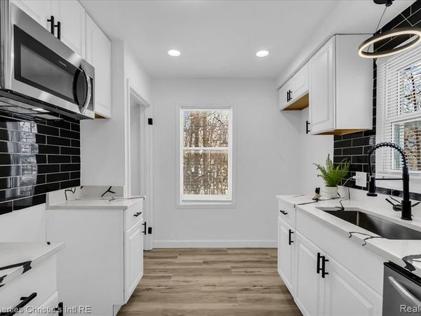 19445 Hubbell Street, Detroit, MI 48235