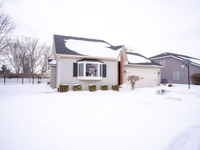 136 Village Green Drive, Sidney, OH 45365 Photo 2