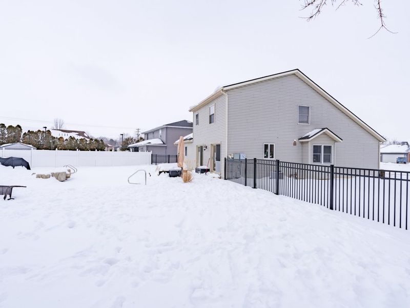 136 Village Green Drive, Sidney, OH 45365 Photo 6