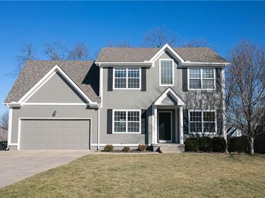 1012 SW 13th Terrace, Lee's Summit, MO 64081