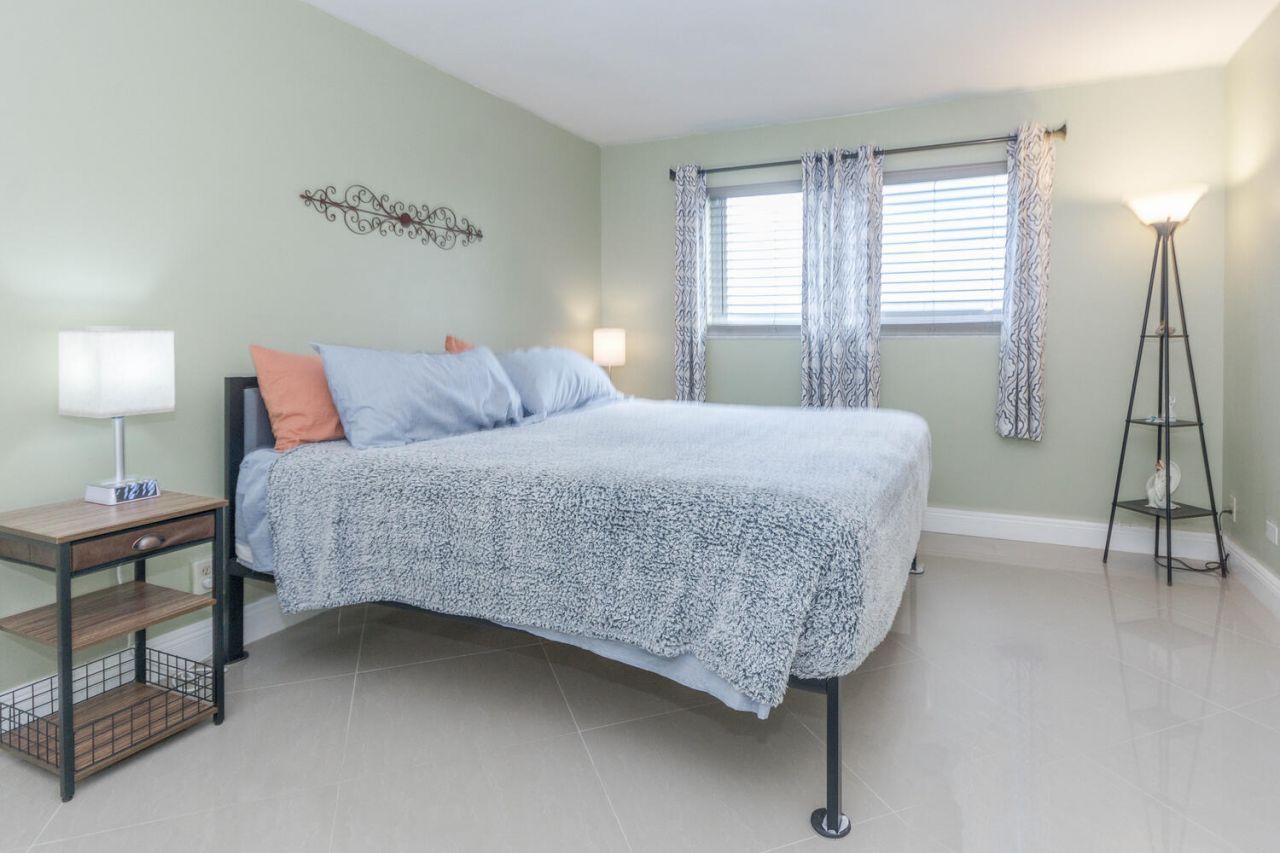 711 Lori Drive, Unit 408, Palm Springs, FL 33461 Photo
