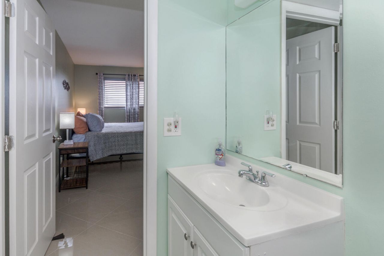 711 Lori Drive, Unit 408, Palm Springs, FL 33461 Photo