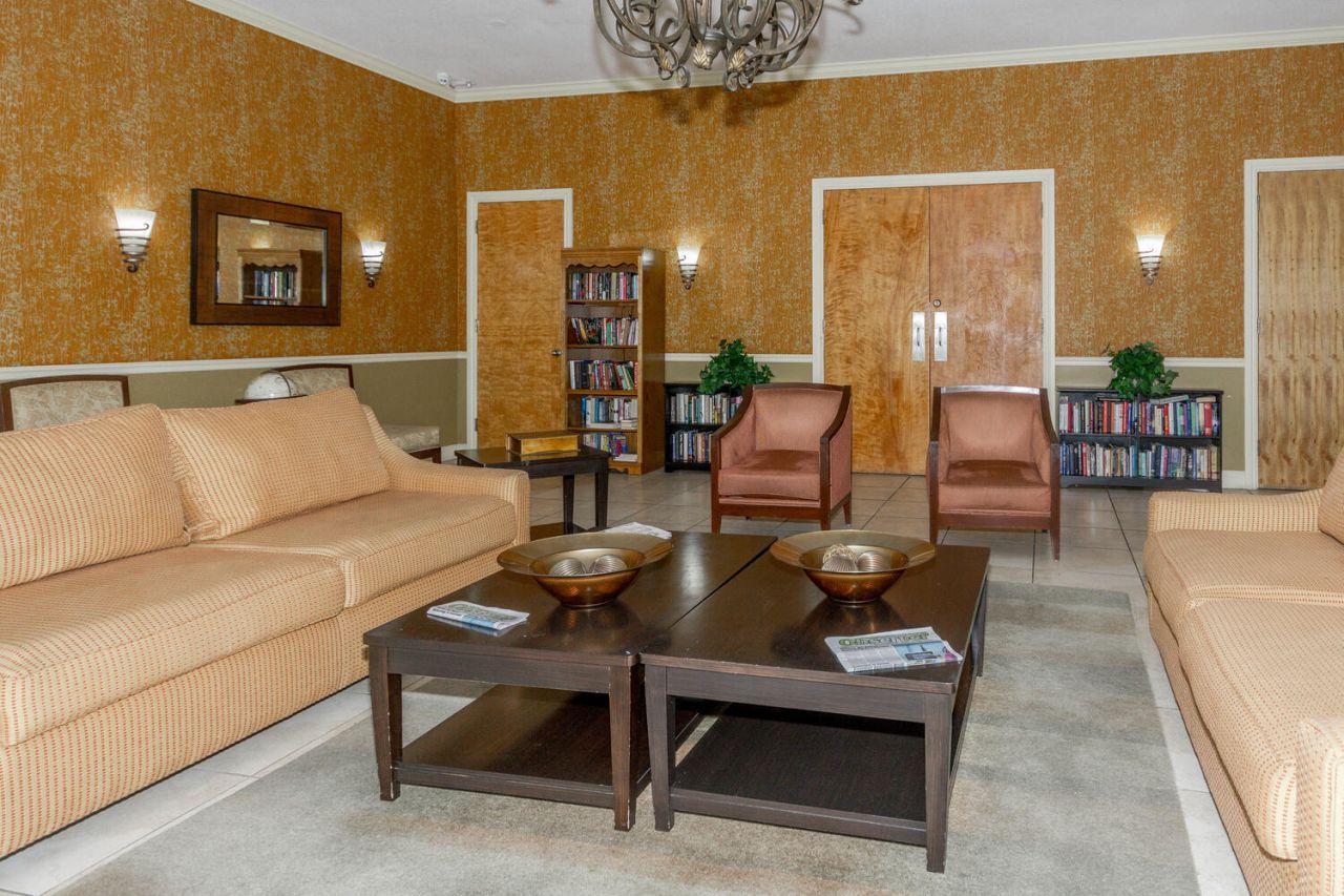 711 Lori Drive, Unit 408, Palm Springs, FL 33461 Photo