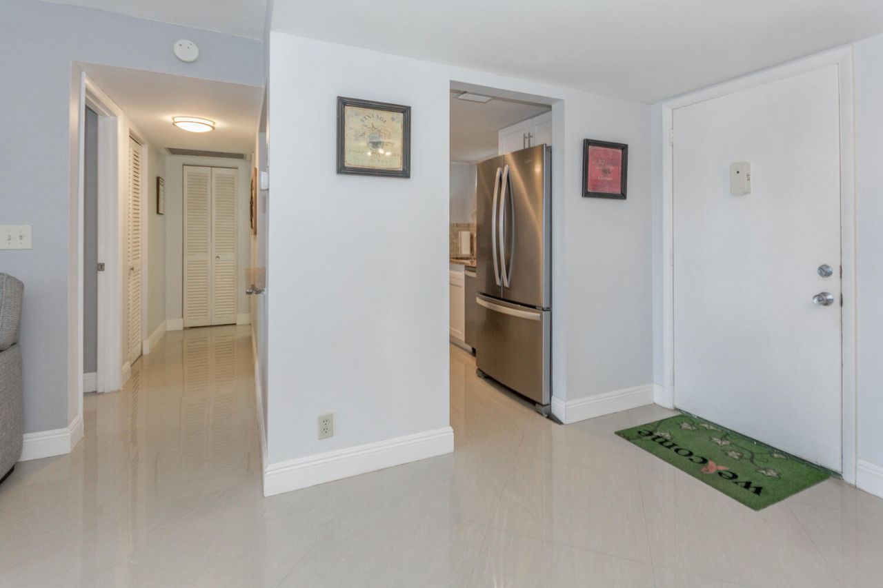 711 Lori Drive, Unit 408, Palm Springs, FL 33461 Photo