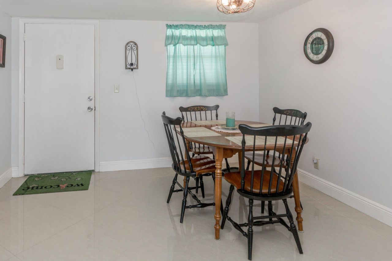 711 Lori Drive, Unit 408, Palm Springs, FL 33461 Photo