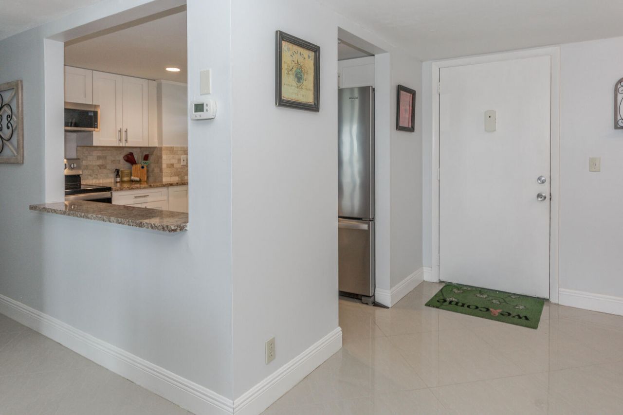 711 Lori Drive, Unit 408, Palm Springs, FL 33461 Photo
