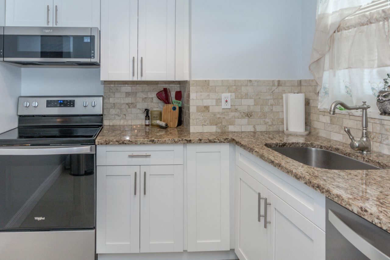 711 Lori Drive, Unit 408, Palm Springs, FL 33461 Photo